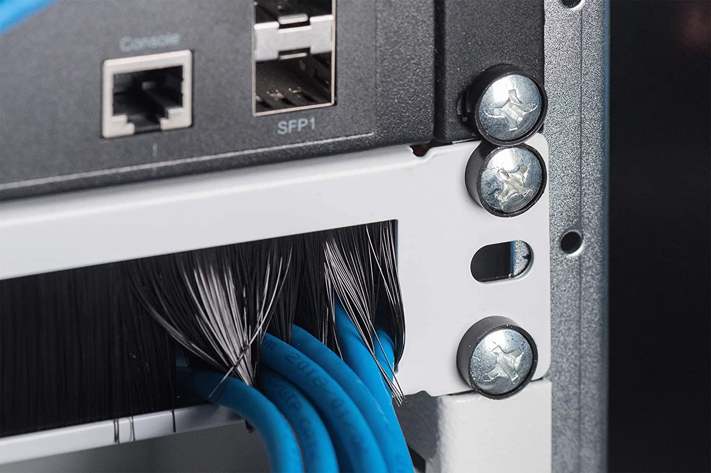 BOÎTE D’ÉCROUS CAGES POUR ÉLÉMENTS RACKABLES